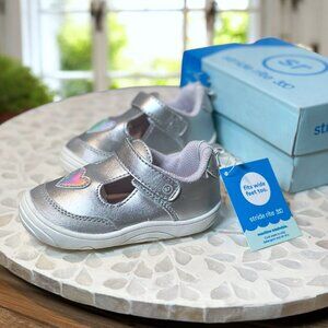 Stride Rite Mariella First Walker Mary Jane  Toddler Baby Size 6 Silver TG000305